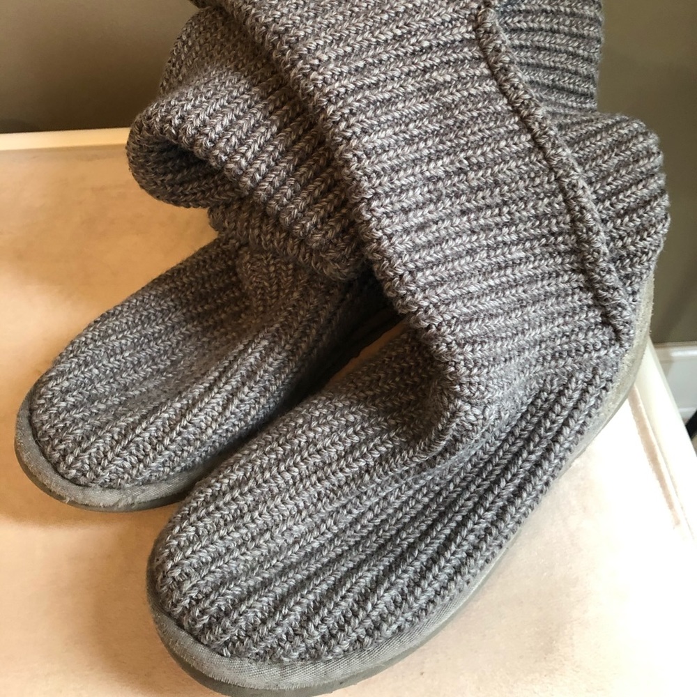 Classic Cardi UGG boots- size 8: Gray color. USED.